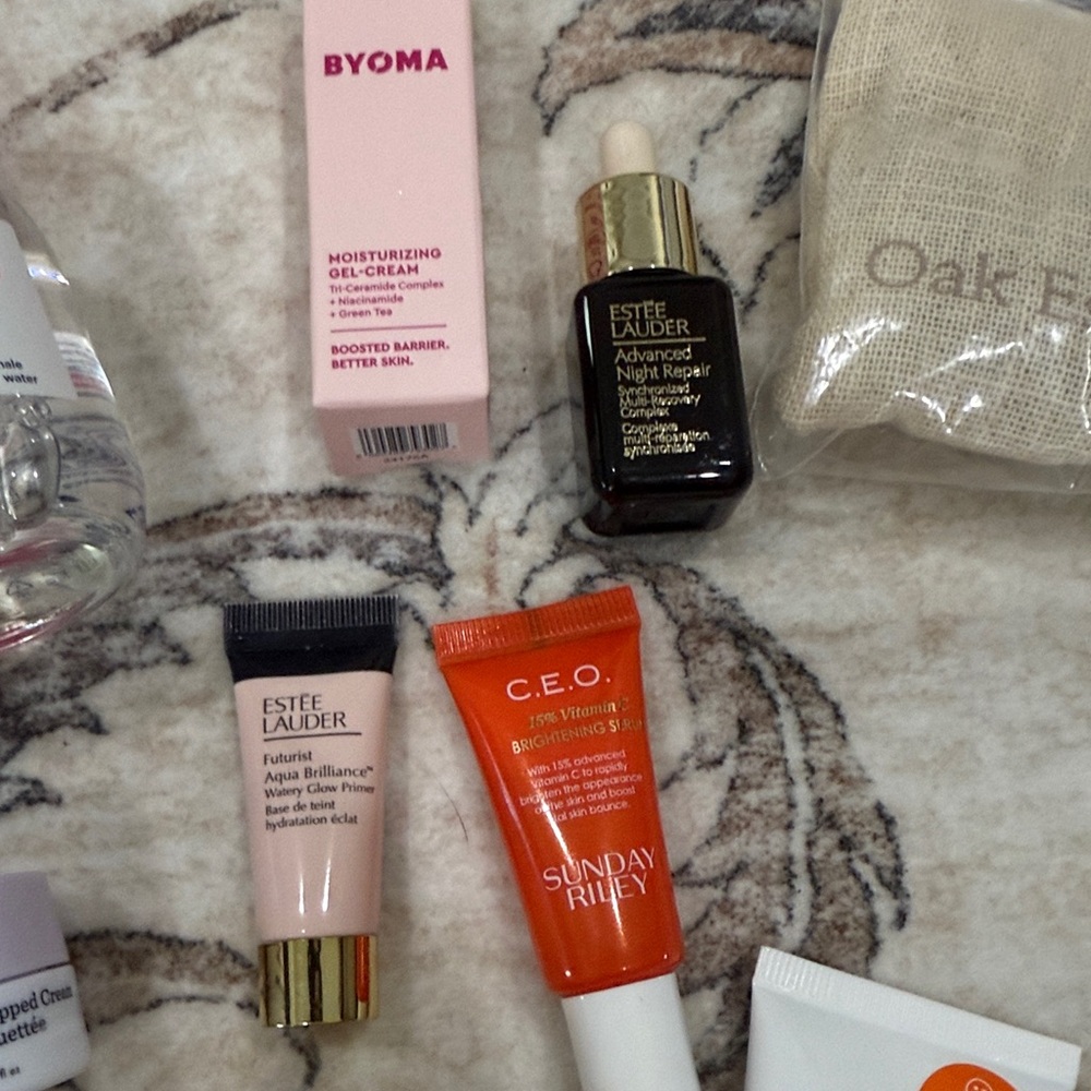 Essentials Skincare Collection - Cream, White, and Pink - Picture 9 of 9